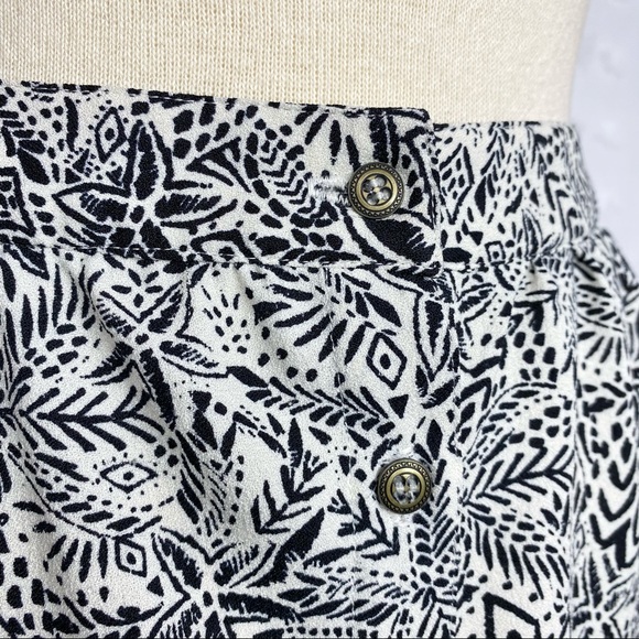 Maurices black & cream floral button front skirt M - Picture 3 of 10